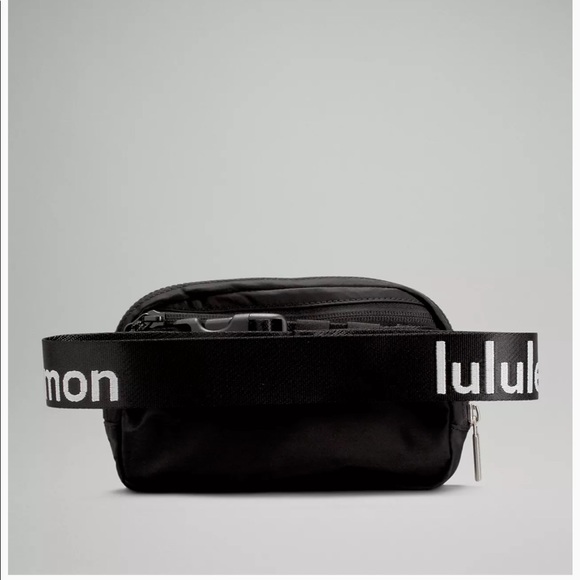 Last one! NWT Lululemon Black Everywhere Belt Bag! - Picture 7 of 12